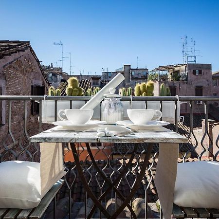 Appartement Campo Dei Fiori Luxury With Balcony à Rome Extérieur photo